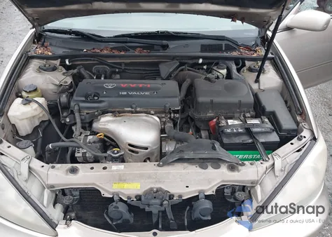 2004 Toyota Camry Le z USA, uszkodzony, nr VIN 4T1BE32K84U906837